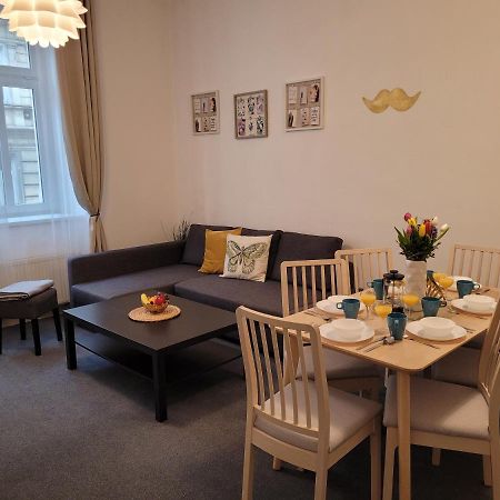Little Tom Apartments Praga Exterior foto