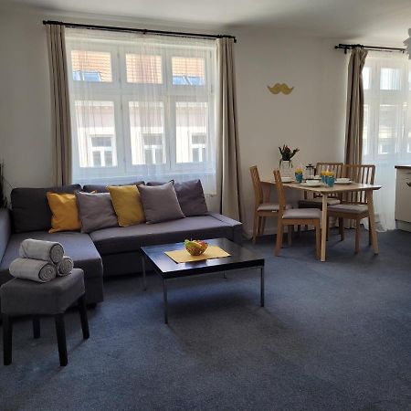 Little Tom Apartments Praga Exterior foto