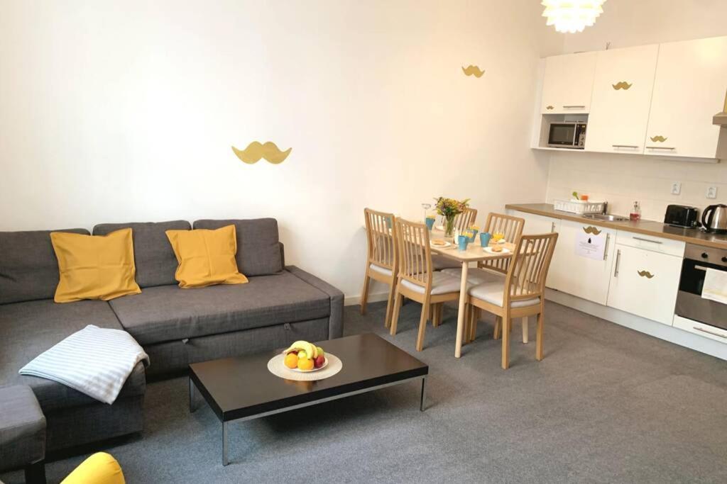 Little Tom Apartments Praga Exterior foto
