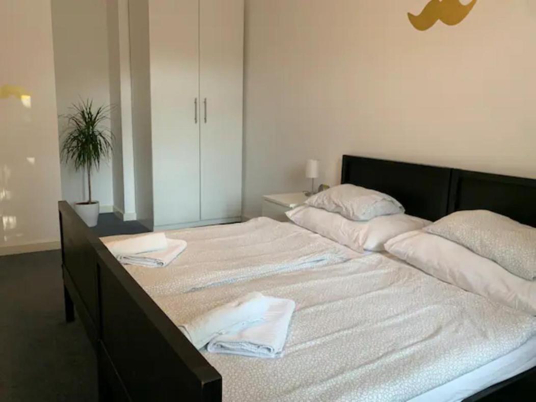 Little Tom Apartments Praga Exterior foto