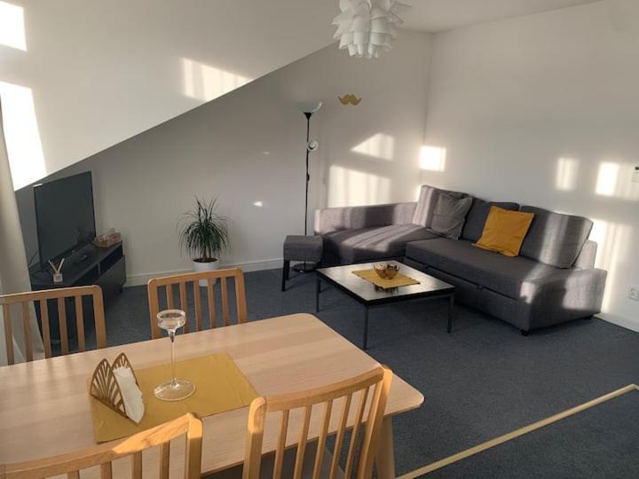 Little Tom Apartments Praga Exterior foto
