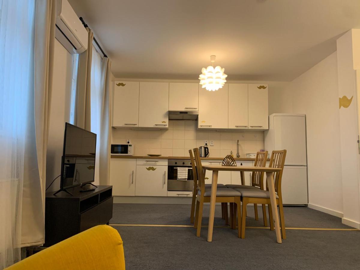 Little Tom Apartments Praga Exterior foto