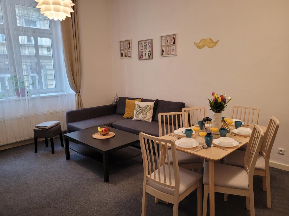 Little Tom Apartments Praga Exterior foto